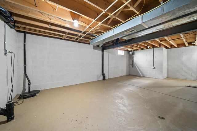 1161 Willow Oak Drive, Blacklick, OH 43004