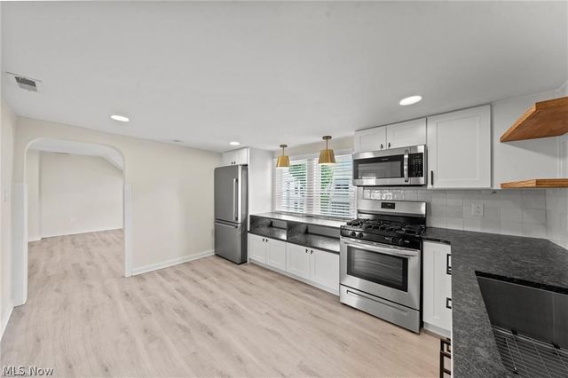 3301 Hancock Avenue Up, Cleveland, OH 44113
