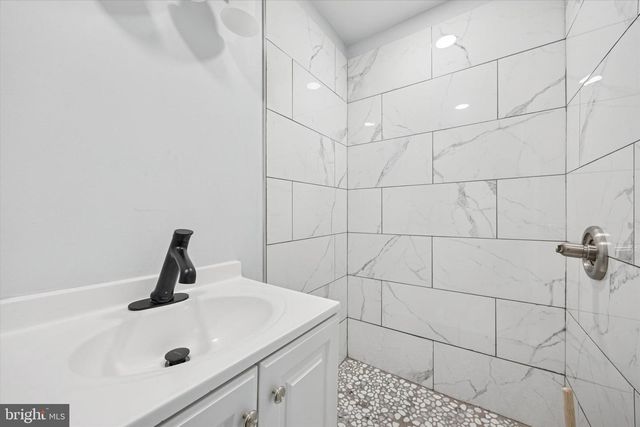6411 VINE ST, Philadelphia, PA 19139