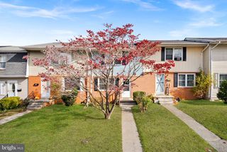 210 CAMERON ST, Berryville, VA 22611