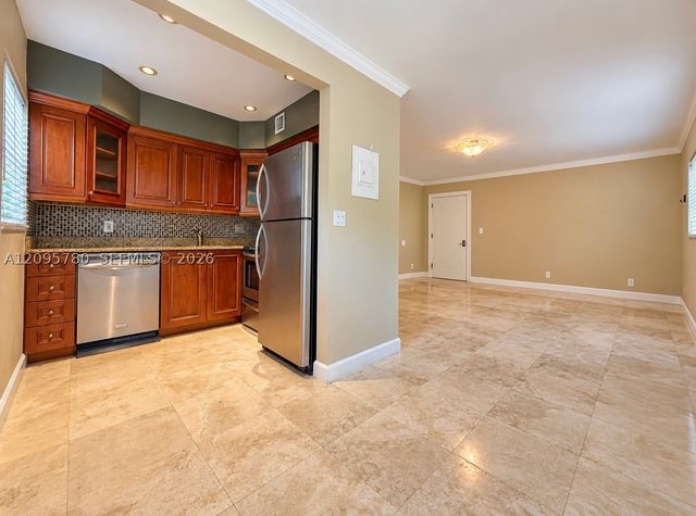 609 NE 13th Ave 203, Fort Lauderdale, FL 33304