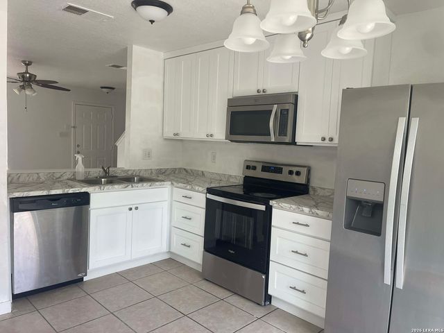 22 BADGERS HLS, San Antonio, TX 78238