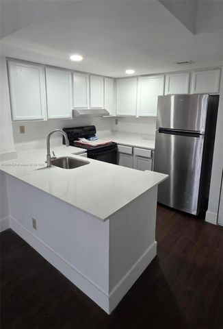 714 Executive Center Dr 25, West Palm Beach, FL 33401
