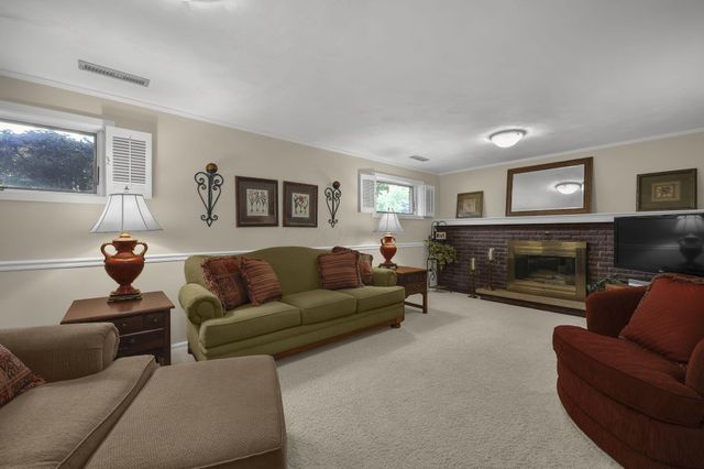 634 Knoll Drive, Granville, OH 43023