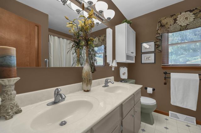 634 Knoll Drive, Granville, OH 43023