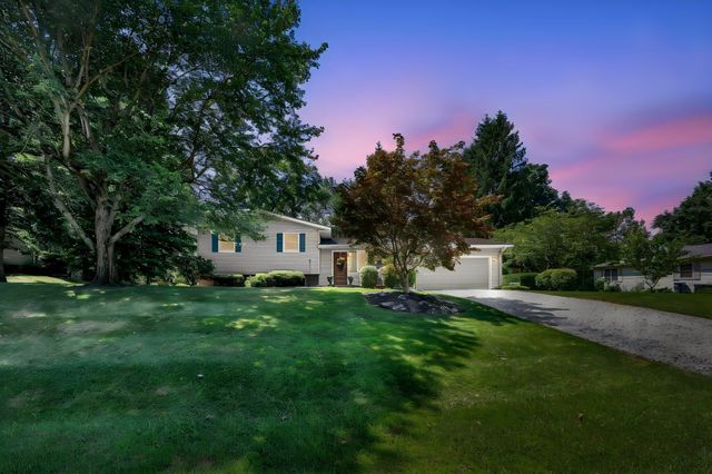 634 Knoll Drive, Granville, OH 43023