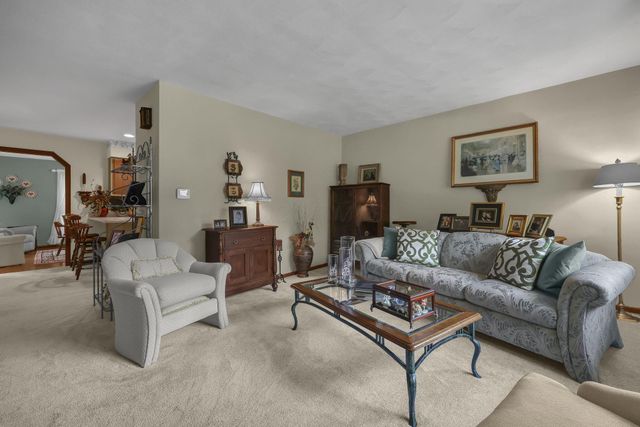634 Knoll Drive, Granville, OH 43023