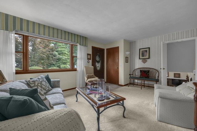 634 Knoll Drive, Granville, OH 43023
