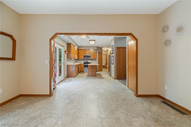 5688 Shallow Creek Avenue, Louisville, OH 44641