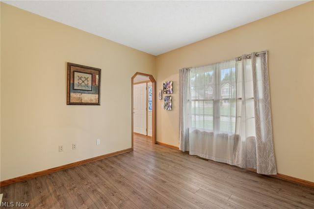 5688 Shallow Creek Avenue, Louisville, OH 44641