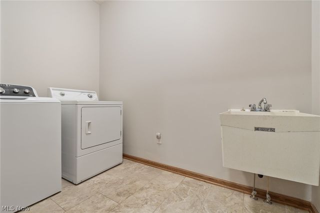5688 Shallow Creek Avenue, Louisville, OH 44641