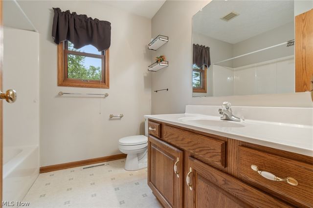 5688 Shallow Creek Avenue, Louisville, OH 44641