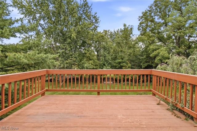 5688 Shallow Creek Avenue, Louisville, OH 44641