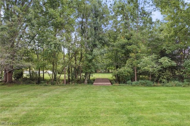 5688 Shallow Creek Avenue, Louisville, OH 44641