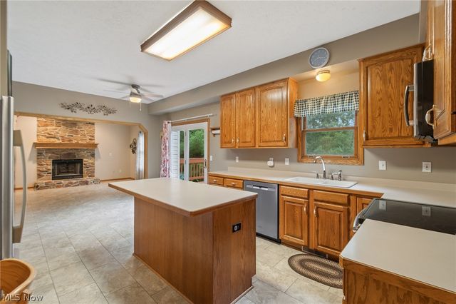 5688 Shallow Creek Avenue, Louisville, OH 44641