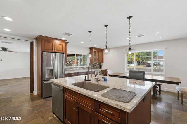 8307 E CLARENDON Avenue, Scottsdale, AZ 85251