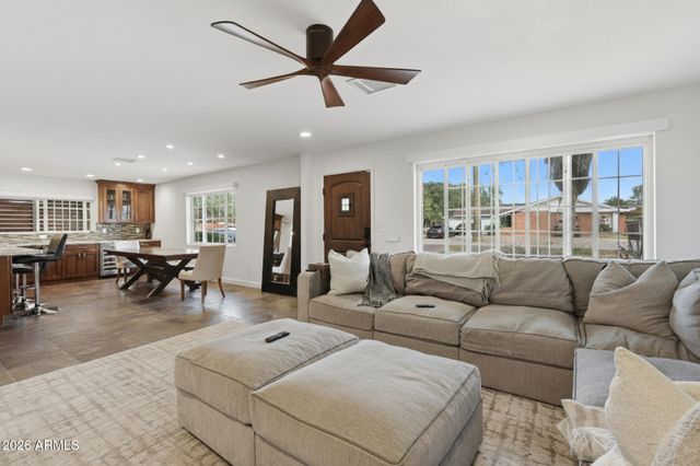 8307 E CLARENDON Avenue, Scottsdale, AZ 85251