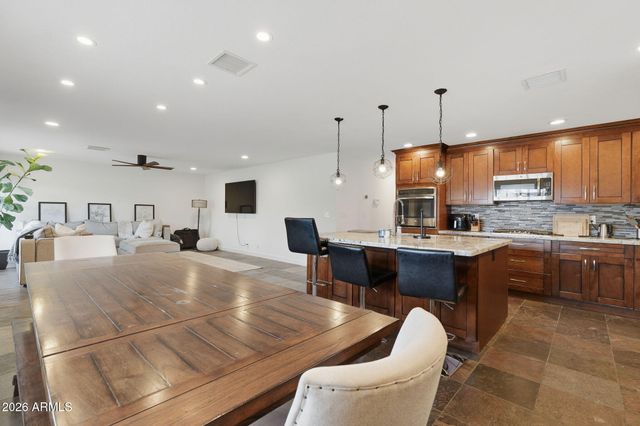 8307 E CLARENDON Avenue, Scottsdale, AZ 85251