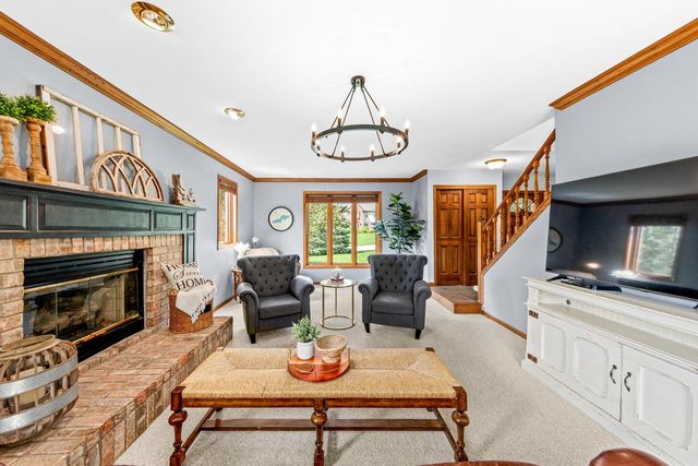 W237N3390 Five Fields ROAD, Pewaukee, WI 53072