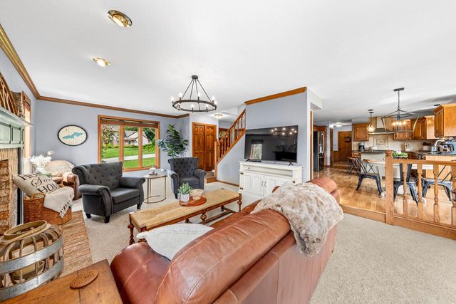 W237N3390 Five Fields ROAD, Pewaukee, WI 53072