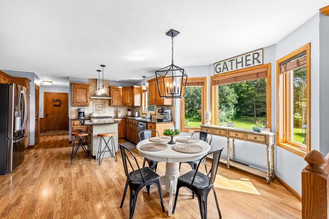 W237N3390 Five Fields ROAD, Pewaukee, WI 53072