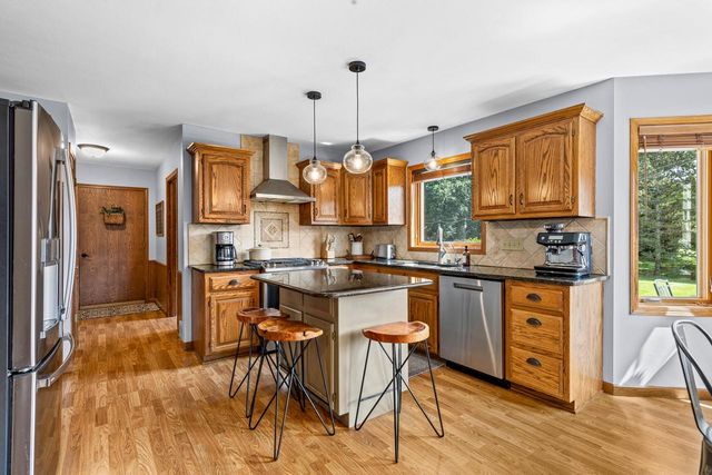 W237N3390 Five Fields ROAD, Pewaukee, WI 53072