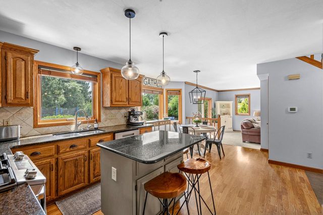 W237N3390 Five Fields ROAD, Pewaukee, WI 53072