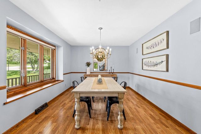 W237N3390 Five Fields ROAD, Pewaukee, WI 53072