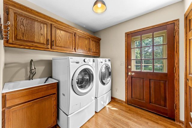 W237N3390 Five Fields ROAD, Pewaukee, WI 53072