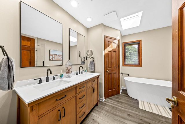W237N3390 Five Fields ROAD, Pewaukee, WI 53072