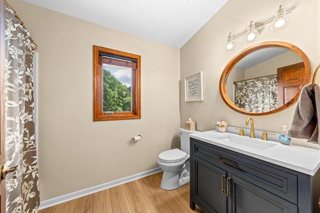 W237N3390 Five Fields ROAD, Pewaukee, WI 53072