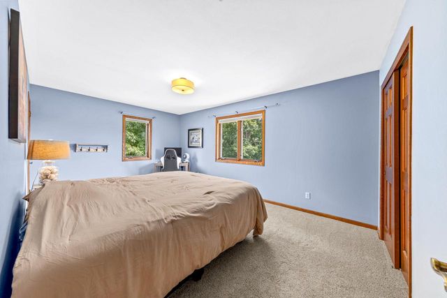 W237N3390 Five Fields ROAD, Pewaukee, WI 53072