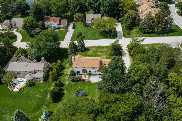 W237N3390 Five Fields ROAD, Pewaukee, WI 53072