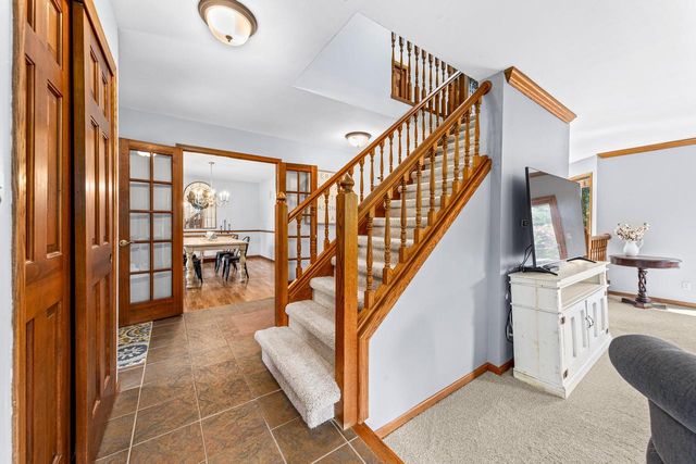 W237N3390 Five Fields ROAD, Pewaukee, WI 53072