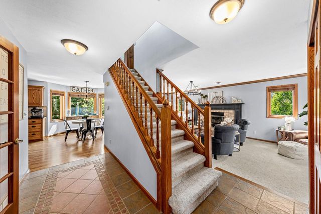 W237N3390 Five Fields ROAD, Pewaukee, WI 53072