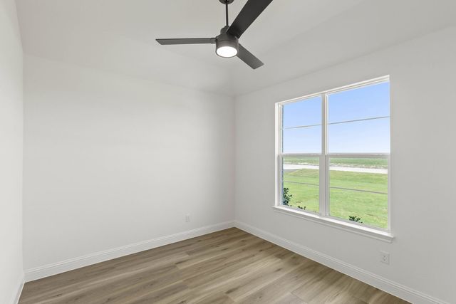 221 Cotopaxi Drive, Red Oak, TX 75154
