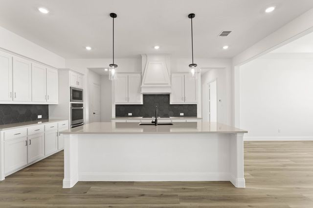 221 Cotopaxi Drive, Red Oak, TX 75154