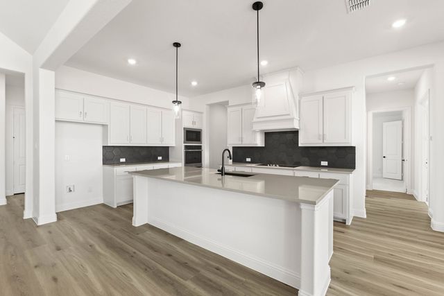 221 Cotopaxi Drive, Red Oak, TX 75154