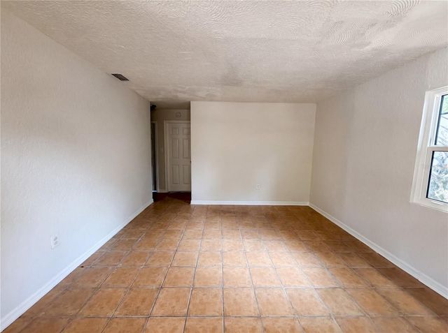 4010 E PARIS STREET, Tampa, FL 33610