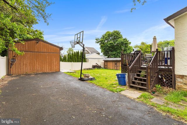 1755 ROCKWELL RD, Abington, PA 19001