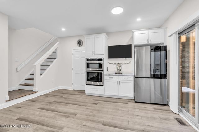 14 Black Walnut Way, Marlboro, NJ 07746