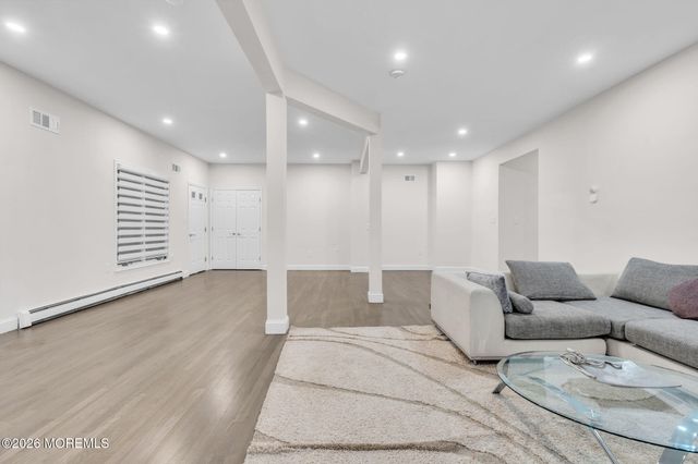 14 Black Walnut Way, Marlboro, NJ 07746