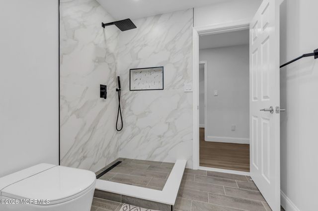 14 Black Walnut Way, Marlboro, NJ 07746