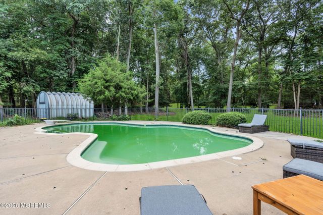 14 Black Walnut Way, Marlboro, NJ 07746