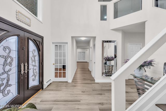 14 Black Walnut Way, Marlboro, NJ 07746