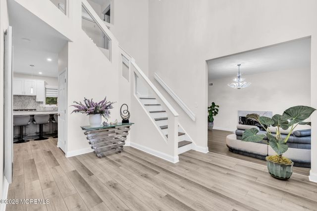 14 Black Walnut Way, Marlboro, NJ 07746