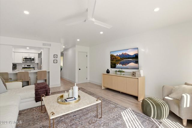 3702 E MONTEROSA Street 6, Phoenix, AZ 85018