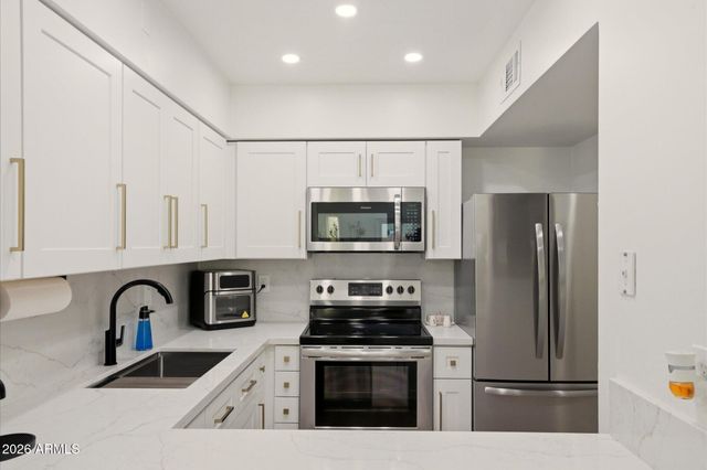 3702 E MONTEROSA Street 6, Phoenix, AZ 85018