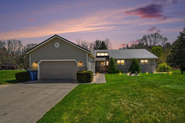3682 W Fuller Drive, Fruitport Twp, MI 49444