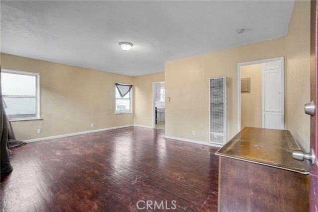 10807 Compton Avenue, Los Angeles, CA 90059